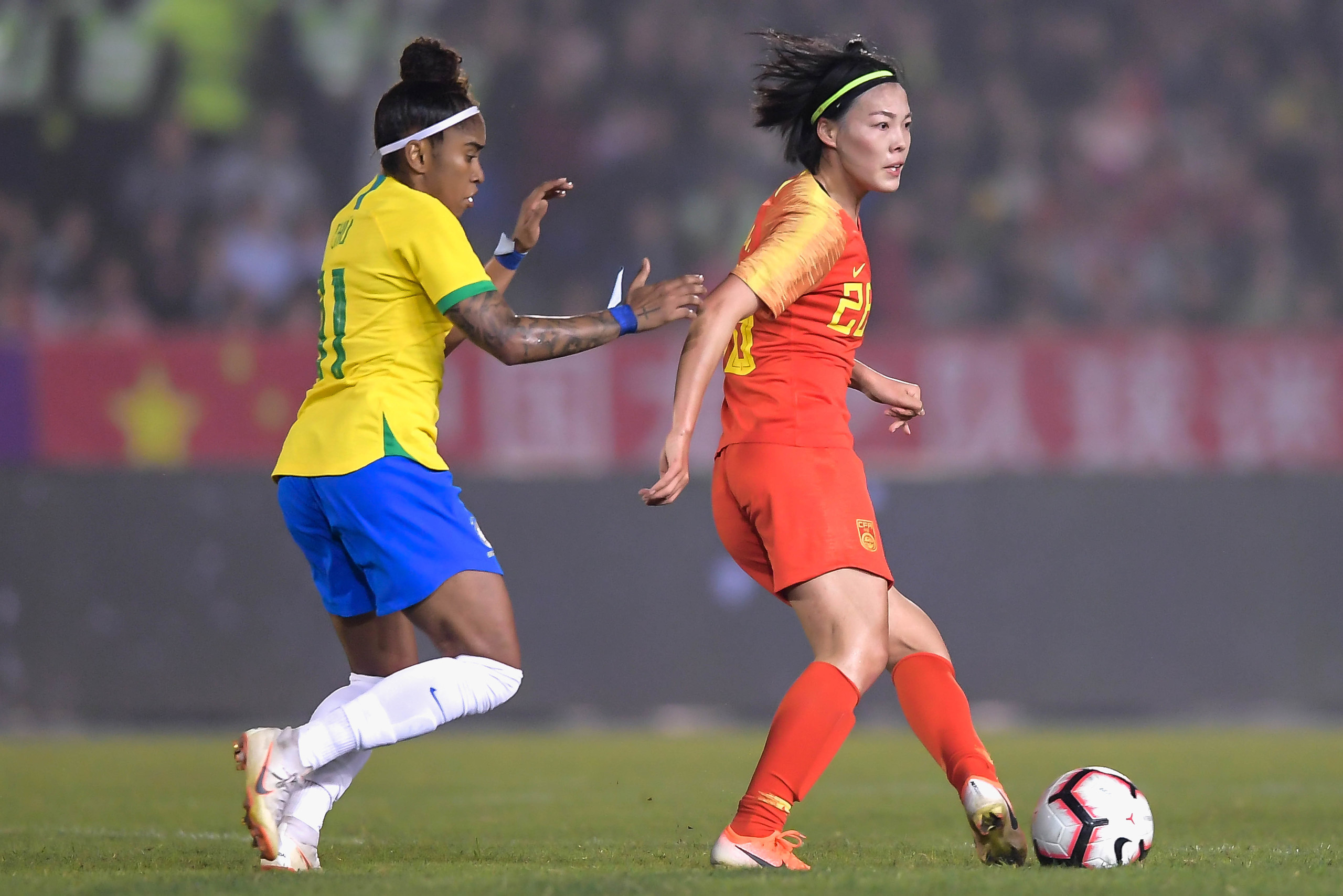 精英女足锐意备战国际高峰赛，矢志勇夺桂冠的简单介绍